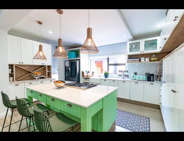 5 BEDROOM HOUSE FOR SALE IN MIDSTREAM ESTATE